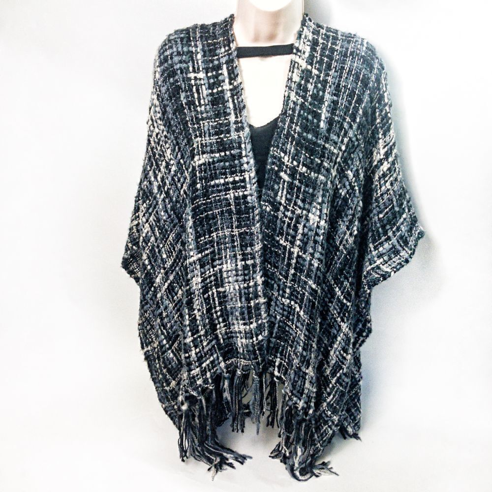 Black & White Boucle Knit Ruana Poncho Wrap OS
